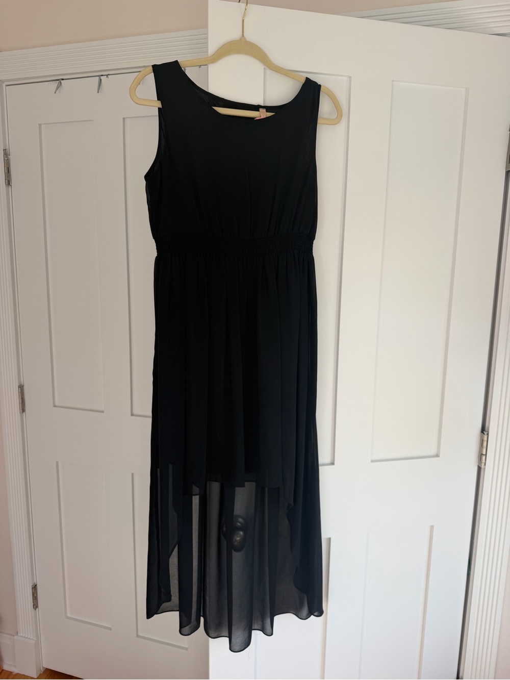 Women's Black Sleeveless High-Low Dress